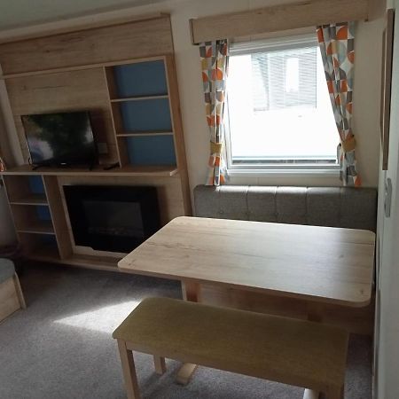 New 2 Bed Holiday Home With Decking In Rockley Park Dorset Near The Sea Lytchett Minster المظهر الخارجي الصورة