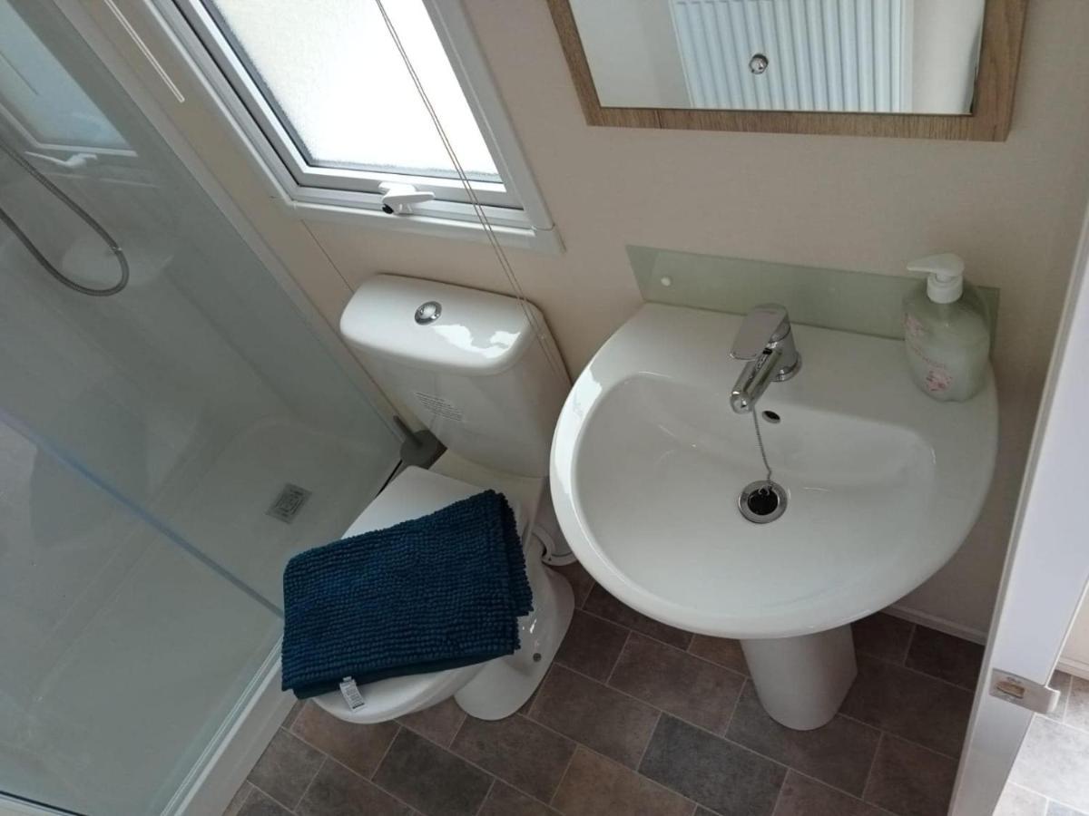 New 2 Bed Holiday Home With Decking In Rockley Park Dorset Near The Sea Lytchett Minster المظهر الخارجي الصورة
