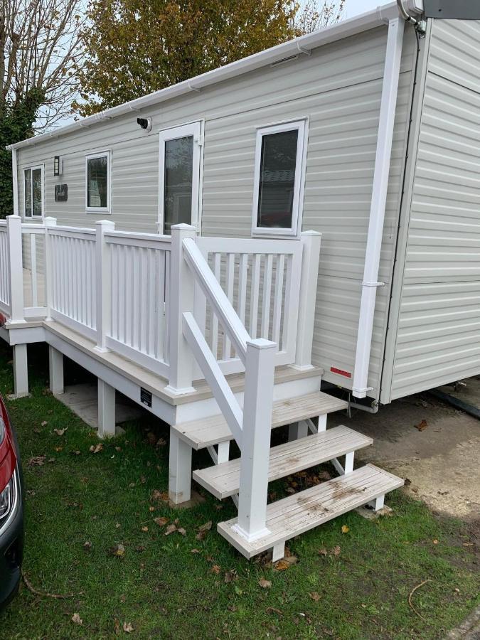 New 2 Bed Holiday Home With Decking In Rockley Park Dorset Near The Sea Lytchett Minster المظهر الخارجي الصورة