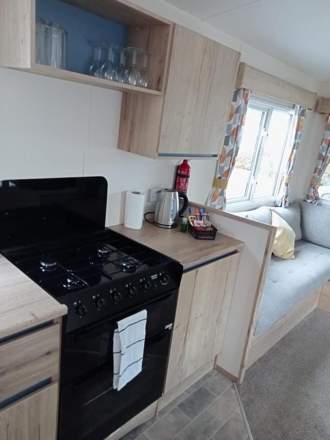 New 2 Bed Holiday Home With Decking In Rockley Park Dorset Near The Sea Lytchett Minster المظهر الخارجي الصورة